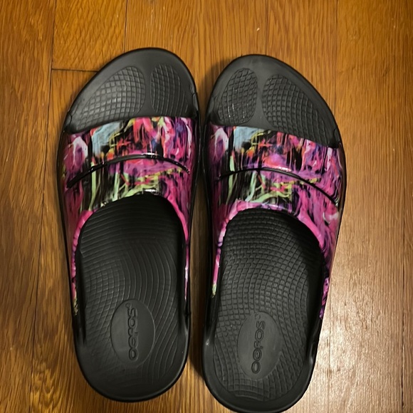 Oofos Slides - Picture 1 of 5